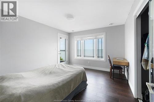 300 Shoreview Circle, Windsor, ON - Indoor Photo Showing Bedroom