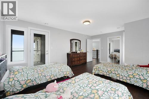 300 Shoreview Circle, Windsor, ON - Indoor Photo Showing Bedroom