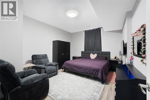 300 Shoreview Circle, Windsor, ON - Indoor Photo Showing Bedroom