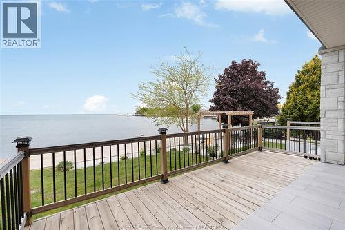 300 Shoreview Circle, Windsor, ON - Outdoor With Body Of Water With Exterior