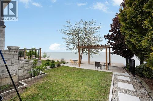300 Shoreview Circle, Windsor, ON - Outdoor With Body Of Water With View