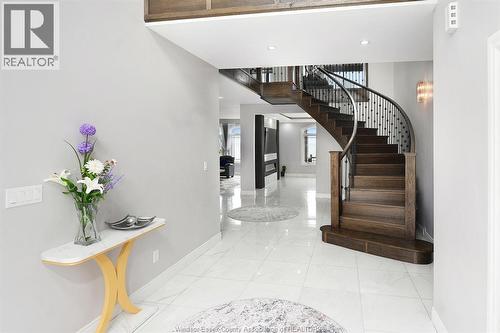 300 Shoreview Circle, Windsor, ON - Indoor Photo Showing Other Room