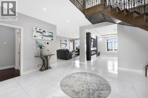 300 Shoreview Circle, Windsor, ON - Indoor Photo Showing Other Room
