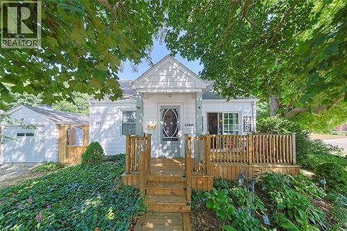 304 LORNE AVENUE  Wallaceburg, ON N8A 3Z3