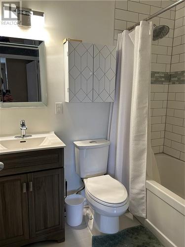 193 Catherine Drive, Garson, ON - Indoor Photo Showing Bathroom