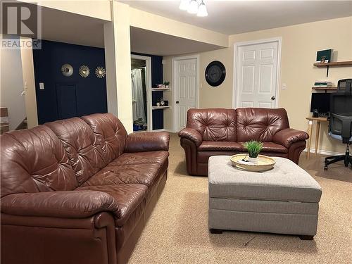 193 Catherine Drive, Garson, ON - Indoor Photo Showing Living Room