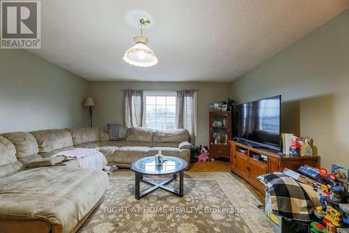58 PARK STREET , Toronto, Ontario M1N 2N7 5