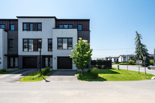 200Z Rue des Hirondelles  Saint-Eustache, QC J7R 0G7