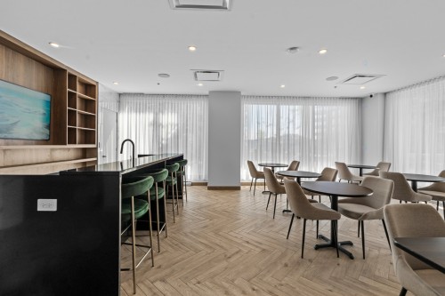 Autre - 603-3671 Av. Jean-Béraud, Laval (Chomedey), QC - Indoor Photo Showing Dining Room