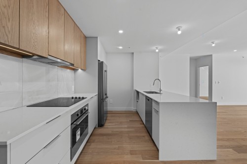 Cuisine - 603-3671 Av. Jean-Béraud, Laval (Chomedey), QC - Indoor Photo Showing Kitchen With Upgraded Kitchen