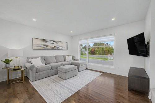 Salon - 89 Ch. St-André, Saint-Jean-Sur-Richelieu, QC - Indoor Photo Showing Living Room
