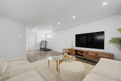 Salle familiale - 89 Ch. St-André, Saint-Jean-Sur-Richelieu, QC - Indoor