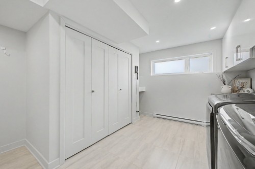 Salle de lavage - 89 Ch. St-André, Saint-Jean-Sur-Richelieu, QC - Indoor Photo Showing Laundry Room