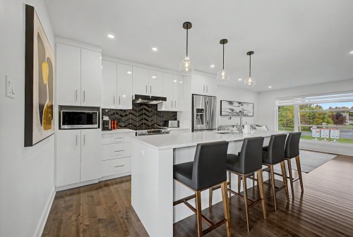Cuisine - 89 Ch. St-André, Saint-Jean-Sur-Richelieu, QC - Indoor Photo Showing Kitchen With Upgraded Kitchen