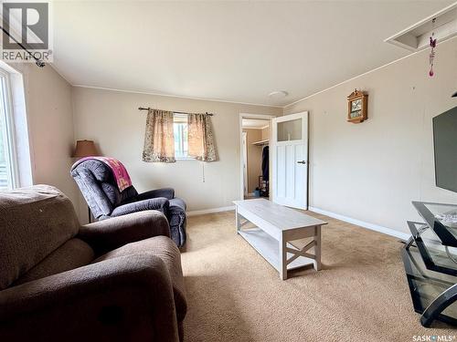 213 Main Street, Maymont, SK - Indoor Photo Showing Living Room