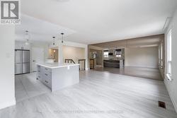 UPPER - 57 LILLOOET CRESCENT Richmond Hill, ON L4C 5A6