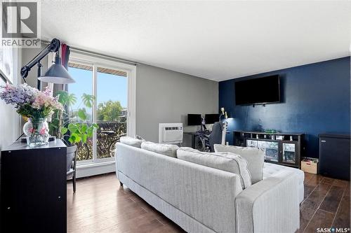 7 115 Acadia Drive, Saskatoon, SK - Indoor Photo Showing Living Room