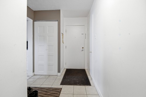 Mud Room - 205-4798 Rue De Gaspé, Sherbrooke (Brompton/Rock Forest/Saint-Élie/Deauville), QC - Indoor Photo Showing Other Room