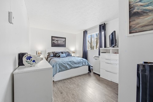 Master Bedroom - 205-4798 Rue De Gaspé, Sherbrooke (Brompton/Rock Forest/Saint-Élie/Deauville), QC - Indoor Photo Showing Bedroom