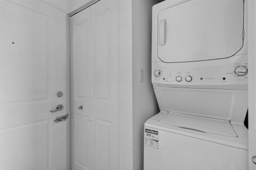 Salle de lavage - 401-550 Rue Jean-D'Estrées, Montréal (Ville-Marie), QC - Indoor Photo Showing Laundry Room