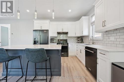 46 Washington Street, Brant (Paris), ON - Indoor Photo Showing Kitchen With Upgraded Kitchen