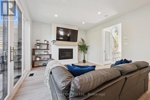 46 Washington Street, Brant (Paris), ON - Indoor Photo Showing Living Room With Fireplace