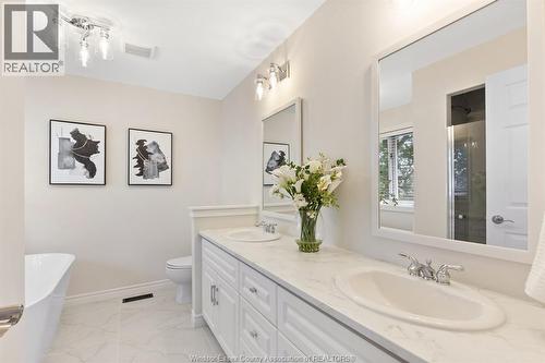 144 Pheasant Run, Lakeshore, ON - Indoor Photo Showing Bathroom