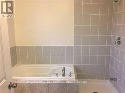 45 Longshore Way, Whitby, ON - Indoor Photo Showing Bathroom