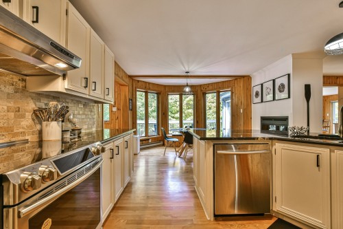 Cuisine - 109 Ch. Des Outardes, Mont-Blanc, QC - Indoor Photo Showing Kitchen