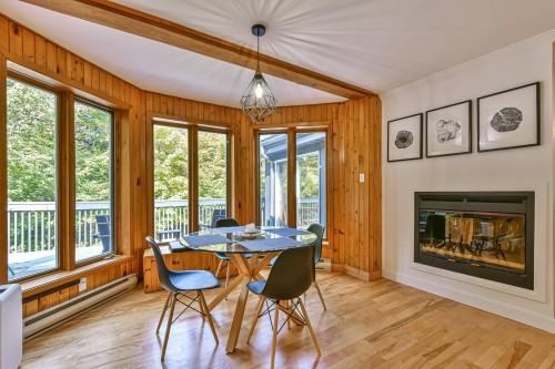 Salle à manger - 109 Ch. Des Outardes, Mont-Blanc, QC - Indoor With Fireplace