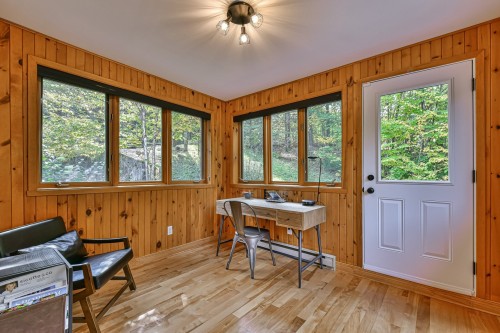 Boudoir - 109 Ch. Des Outardes, Mont-Blanc, QC - Indoor