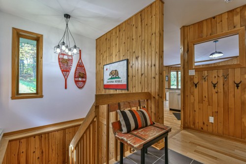 Hall d'entrée/Vestibule - 109 Ch. Des Outardes, Mont-Blanc, QC - Indoor Photo Showing Other Room