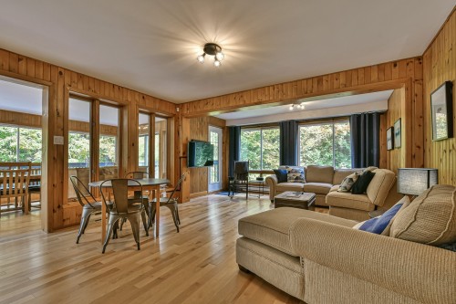 Salon - 109 Ch. Des Outardes, Mont-Blanc, QC - Indoor Photo Showing Living Room
