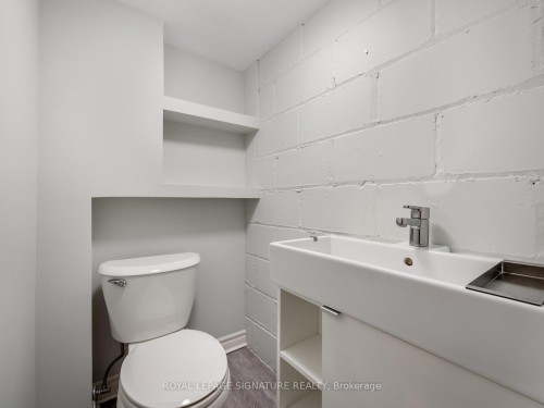 37 Chilton Road, Toronto, ON - Indoor Photo Showing Bathroom