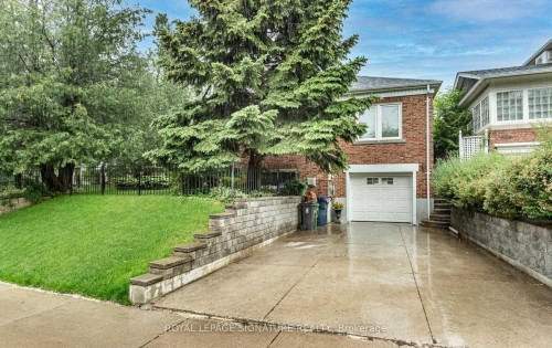 2 Hillcrest Drive, Toronto, ON - Outdoor