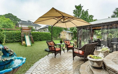 2 Hillcrest Drive, Toronto, ON - Outdoor