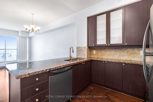 408-39 Upper Duke Crescent, Markham, ON - Indoor Photo Showing Kitchen With Double Sink