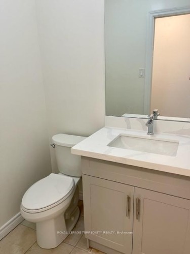 743 Fieldstone Road, Mississauga, ON - Indoor Photo Showing Bathroom