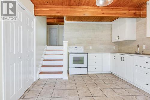 72 Cavendish Road, Halifax, NS - Indoor Photo Showing Kitchen