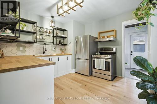 1999 Main Street W, Hamilton, ON - Indoor Photo Showing Kitchen