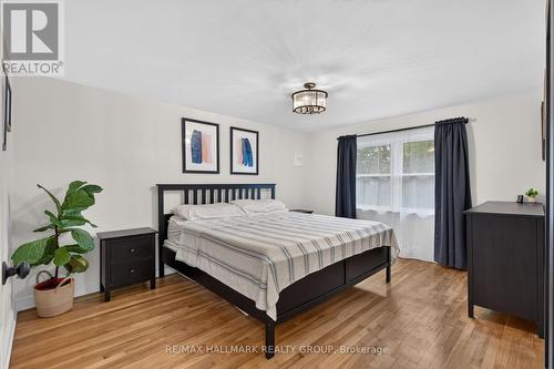 2110 Blossom Drive, Ottawa, ON - Indoor Photo Showing Bedroom
