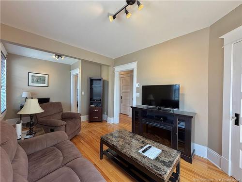 515 Murray, Bathurst, NB - Indoor Photo Showing Living Room