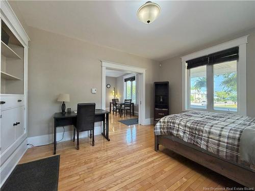 515 Murray, Bathurst, NB - Indoor Photo Showing Bedroom