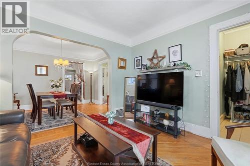 987 Curry, Windsor, ON - Indoor Photo Showing Living Room