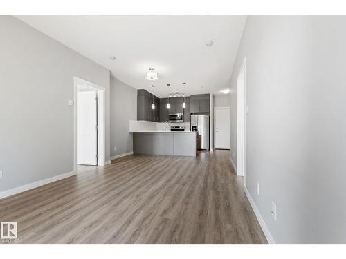 #121 812 Welsh Dr Sw, Edmonton, AB - Indoor Photo Showing Kitchen