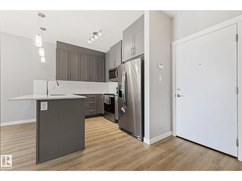 #121 812 Welsh Dr Sw, Edmonton, AB - Indoor Photo Showing Kitchen