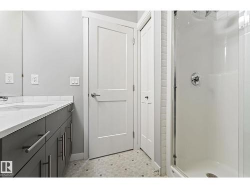 #121 812 Welsh Dr Sw, Edmonton, AB - Indoor Photo Showing Bathroom