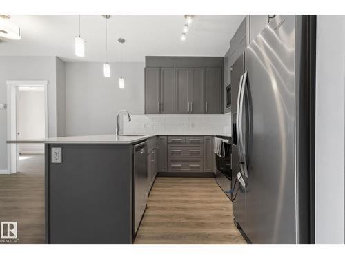 #121 812 Welsh Dr Sw, Edmonton, AB - Indoor Photo Showing Kitchen With Upgraded Kitchen