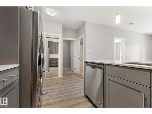 #121 812 Welsh Dr Sw, Edmonton, AB - Indoor Photo Showing Kitchen