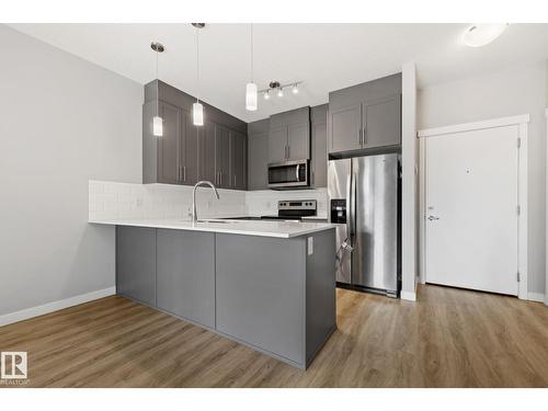 #121 812 Welsh Dr Sw, Edmonton, AB - Indoor Photo Showing Kitchen With Upgraded Kitchen